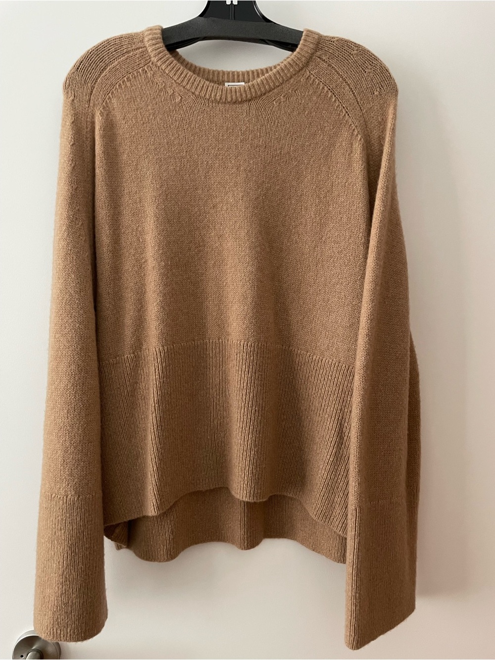 Toteme chunky wool/camel sweater. In color caramel, size XS.Excellent condition! - Picture 5 of 11